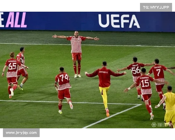 奥林匹亚科斯如何在激烈竞争中成功卫冕希腊足球联赛冠军